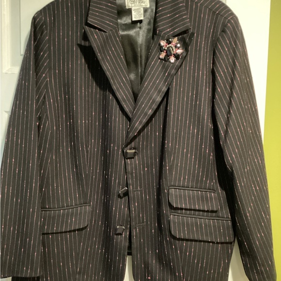 Blazer - Picture 2 of 6